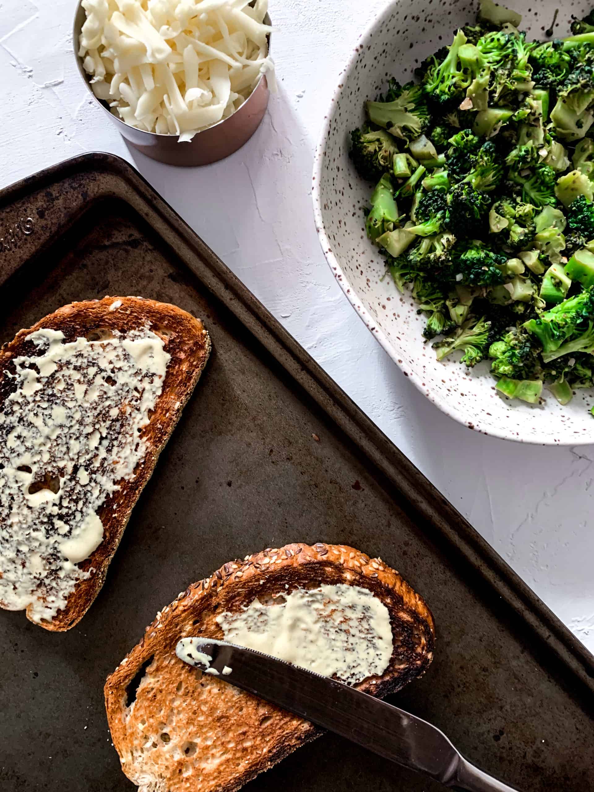 Quick & Cheesy Broccoli Melts